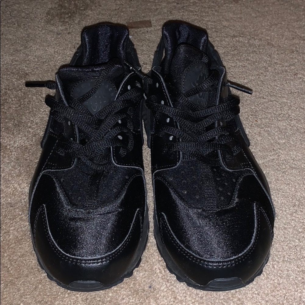 Black Huaraches